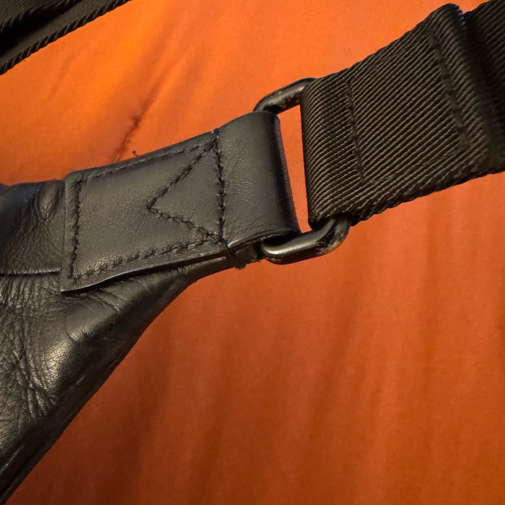Louis Vuitton Discovery Bumbag PM - Picture 12 of 12